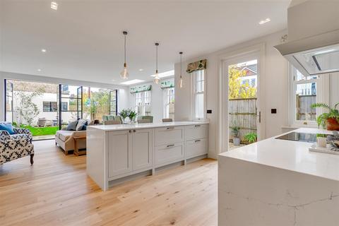 5 bedroom house for sale - Kingscliffe Gardens, London