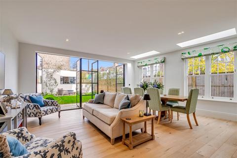 5 bedroom house for sale - Kingscliffe Gardens, London