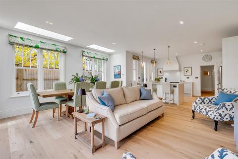 5 bedroom house for sale - Kingscliffe Gardens, London