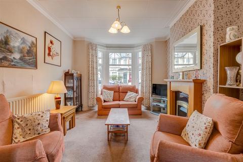 3 bedroom house for sale - Astonville Street, London