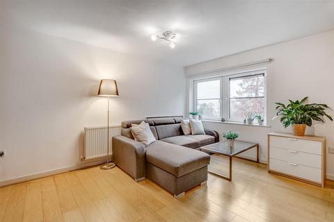 1 bedroom flat for sale - Scott Avenue, London