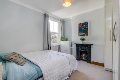 3 bedroom flat for sale - 52, Astonville Street, Wandsworth, London, SW18 5A