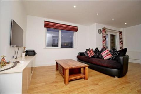 2 bedroom flat to rent - Convent Way, Southall