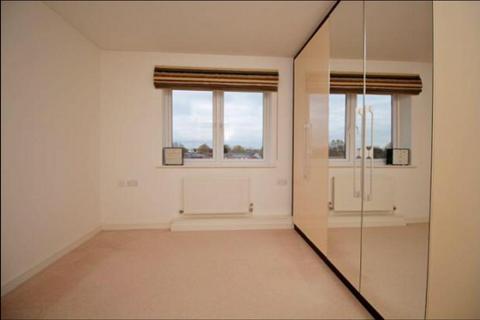 2 bedroom flat to rent - Convent Way, Southall