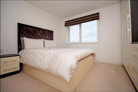 2 bedroom flat to rent - Convent Way, Southall