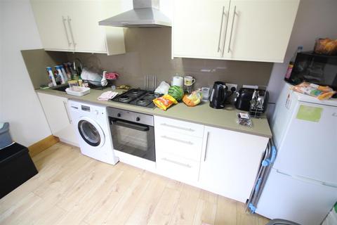 1 bedroom in a house share to rent - Marlborough Road, Uxbridge