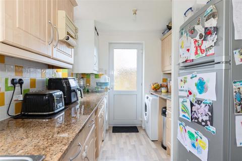 4 bedroom detached house for sale, Kingfisher Close, Worthing