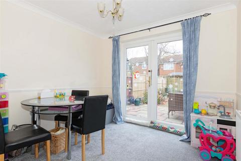 5 Kingfisher Close, Worthing, BN13 2TX