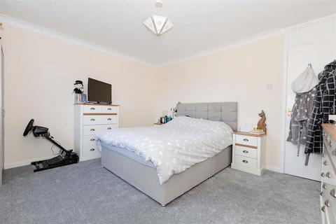 5 Kingfisher Close, Worthing, BN13 2TX