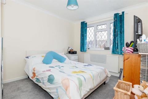 5 Kingfisher Close, Worthing, BN13 2TX