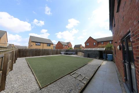 3 bedroom detached house for sale, Joe Tasker Way, Kingswood, Hull