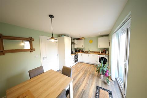3 bedroom semi-detached house for sale - Harewood Close, Cottingham