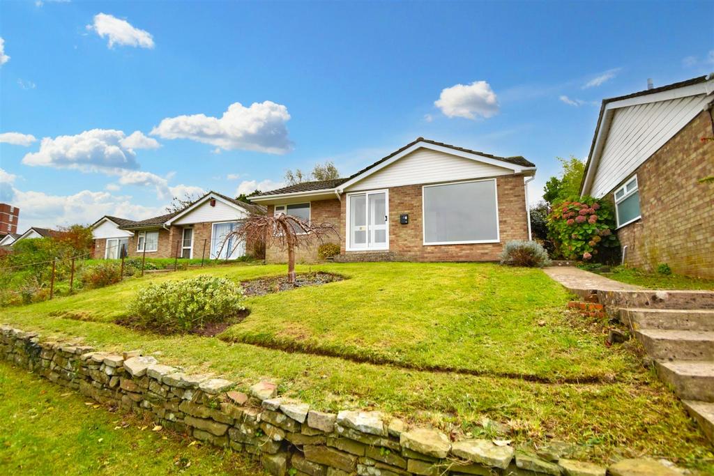 Admirals Walk, Portishead 2 bed detached bungalow for sale £320,000