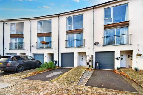 4 bedroom townhouse for sale - Navigators Court, Portishead