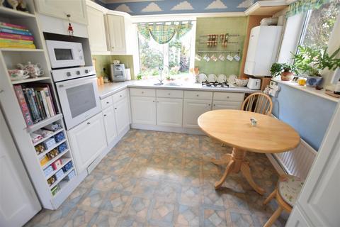 70 Mendip Road, Portishead, Bristol, BS20 6DG