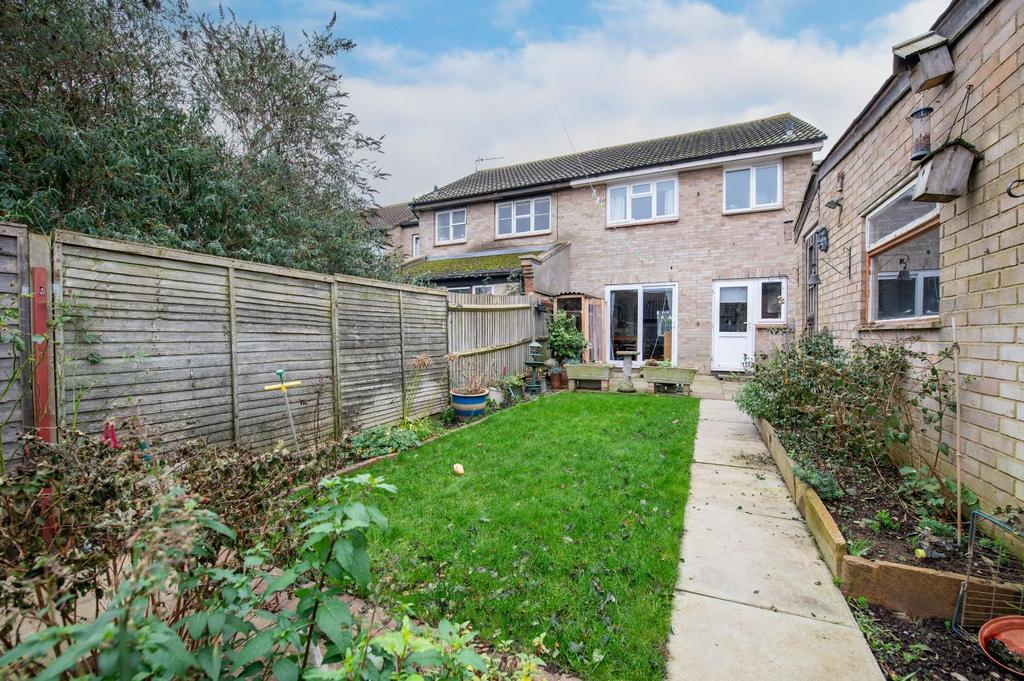 Wyatt Road, Crayford 3 bed semidetached house for sale £425,000