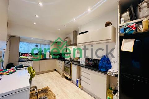 3 bedroom terraced house for sale - Kitchener Road, London