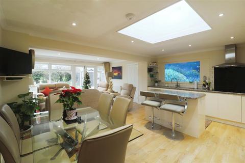 19 Paddock Mead, Harlow, CM18 7RP