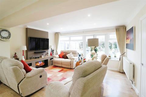 19 Paddock Mead, Harlow, CM18 7RP