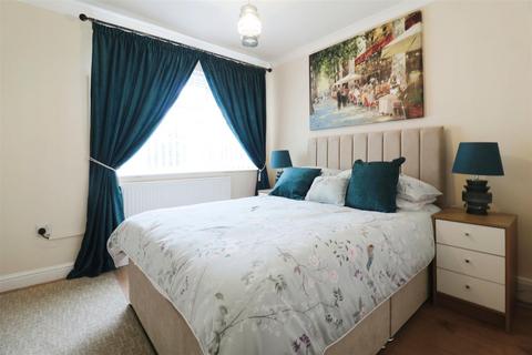 19 Paddock Mead, Harlow, CM18 7RP