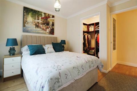19 Paddock Mead, Harlow, CM18 7RP