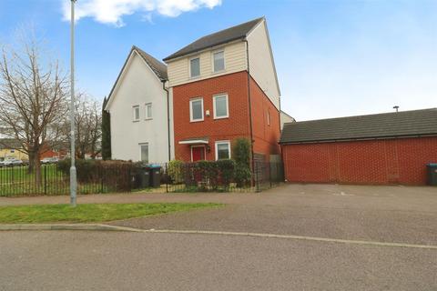 3 bedroom semi-detached house for sale - Bowhill Way, Harlow