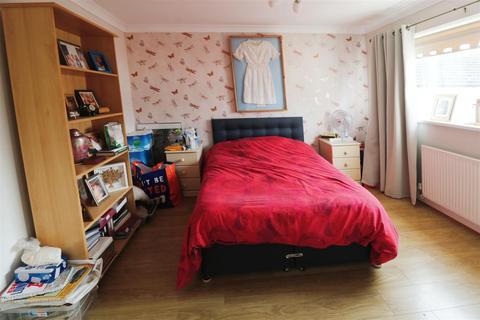 51 Tithelands, Harlow, CM19 5NB