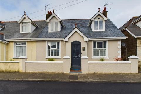 3 bedroom semi-detached house for sale - Lewis Place, Porthcawl CF36