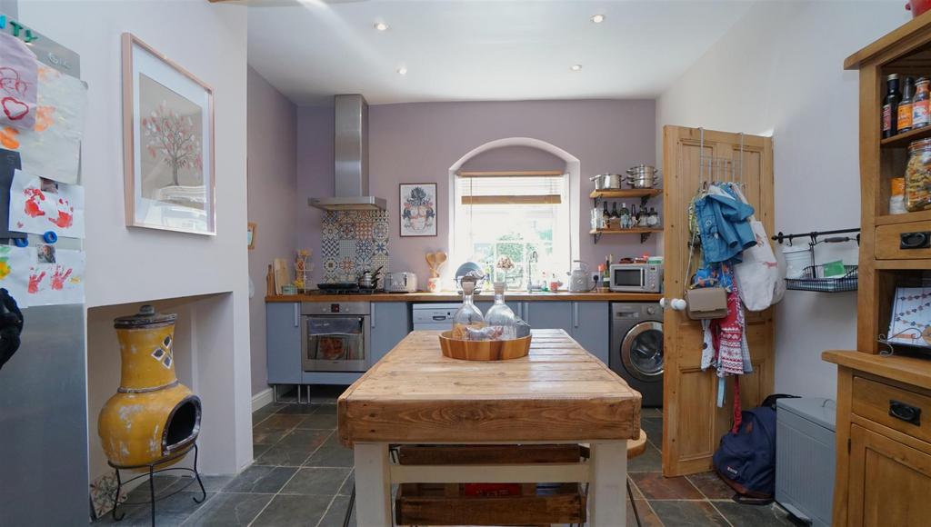 Kitchen 4