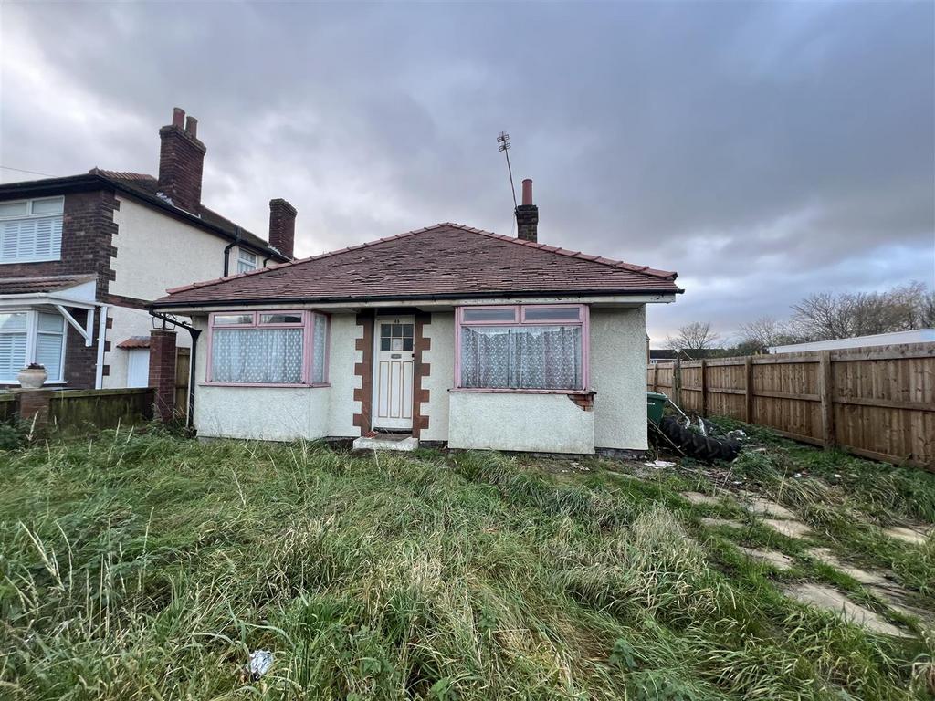 Bermuda Road, Moreton, Wirral 3 bed detached bungalow for sale £185,000