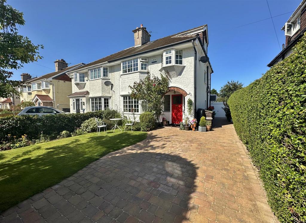 Briar Drive, Heswall, Wirral 4 bed semidetached house for sale £475,000