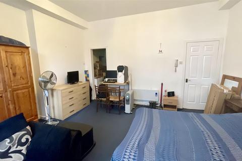 Studio for sale, * Next To The Beach * 15-17 Durley Gardens, Bournemouth