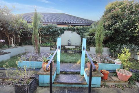 2 bedroom bungalow for sale, Henley Close, Saxmundham, Suffolk, IP17