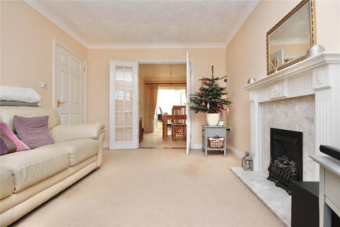 17 Burnet Close, Pinewood, Ipswich, IP8 3TN
