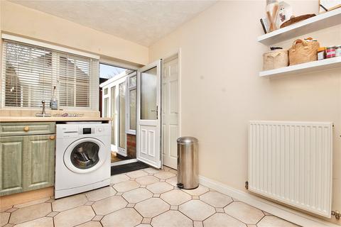 17 Burnet Close, Pinewood, Ipswich, IP8 3TN
