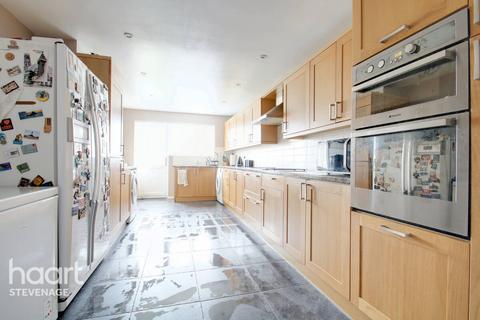 21 Nightingale Walk, Stevenage, SG2 0QE
