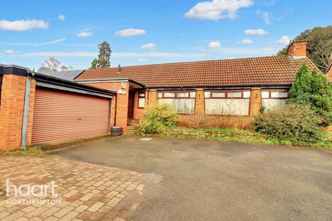 4 bedroom detached bungalow for sale, Brook Lane, Northampton