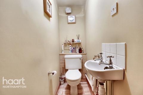 14 Brook Lane, Northampton, NN5 7HL