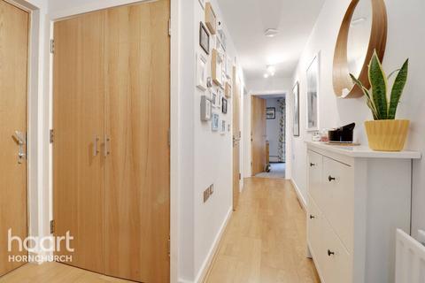 2 bedroom flat for sale - Mellish Way, HORNCHURCH