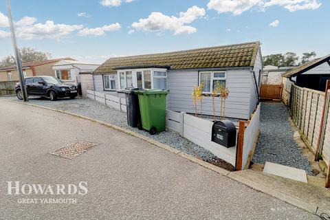 2 bedroom detached bungalow for sale, The Glebe, Hemsby