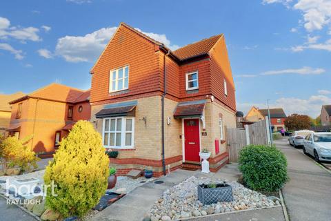 3 bedroom detached house for sale, Langham Drive, Rayleigh
