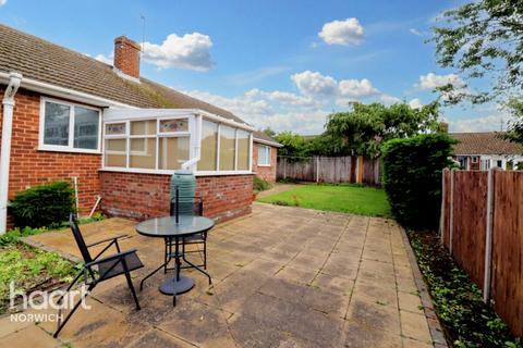 3 bedroom semi-detached bungalow for sale - Coronation Close, Norwich