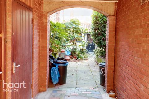 65 Colegate, Norwich, NR3 3AS