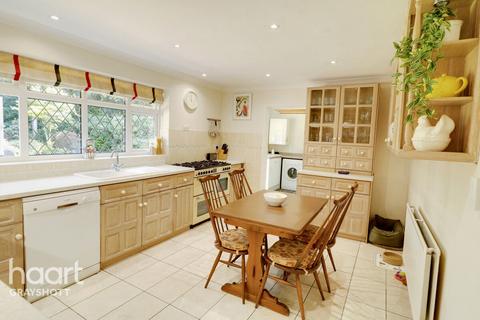 Kismet Tower Road, Hindhead, GU26 6SW