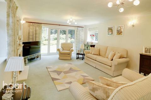 Kismet Tower Road, Hindhead, GU26 6SW