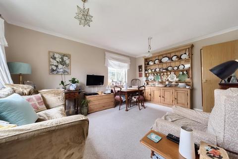 2 bedroom retirement property for sale - Riverside Gardens,  Witney,  OX28