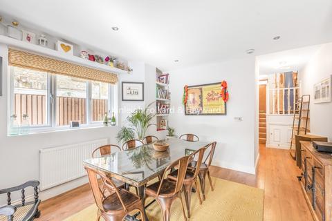 2 bedroom flat to rent - Iverson Road London NW6