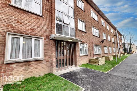 3 bedroom apartment for sale - Little Gearies, Barkingside