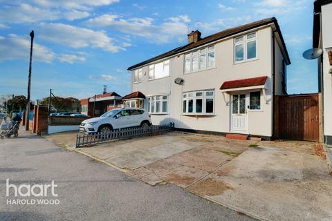 3 bedroom semi-detached house for sale - Church Road, Romford