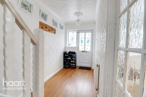 3 bedroom semi-detached house for sale - Church Road, Romford